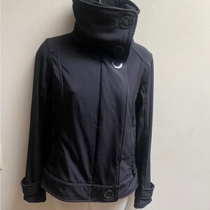 Lululemon Audrey Black Softshell Jacket Snap Collar Zip Front Women’s Sz 4